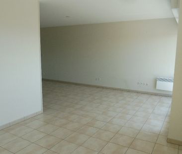 Location Appartement 3 pièces 84m² ANGOULEME 16000 - Photo 1