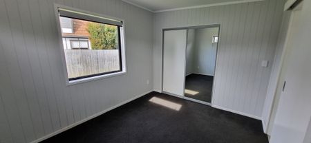 Beachlands, 3 Bedroom - Photo 4