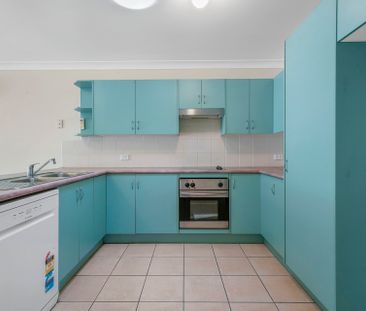 Immaculate Three Bedroom Duplex! - Photo 2