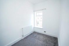 3 bed House - Terraced for Rent - Photo 5