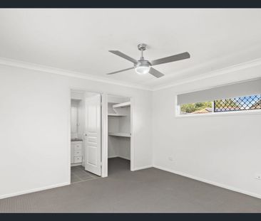 SPACIOUS MODERN HOME IN POPULAR BIRKDALE LOCATION - Photo 2