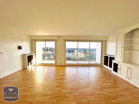 Location Appartement 5 pièces 108m² BOURG EN BRESSE 01000 - Photo 2