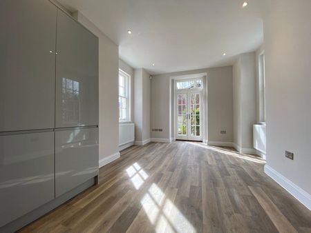 1 bedroom in Coppid Hall, Warfield Road, Warfield Road - Photo 5