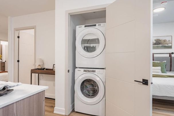 360 Laurier Avenue West, Centretown, Ottawa, ON - Photo 1