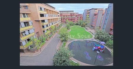 RENOVATED FULLY FURNISHED MODERN APARTMENT - Photo 3