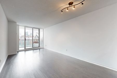 For Lease - 310 Red Maple Road Unit# 302, Richmond Hill, Ontario - Photo 5