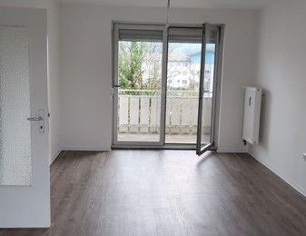 2. OG / 3 Zimmer mit Balkon ab sofort - Foto 1