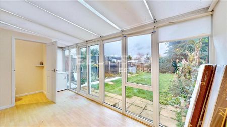 3 bedroom end of terrace house to rent - Photo 5