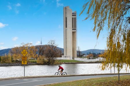 Modern living. Iconic location. The Griffin. - Photo 3