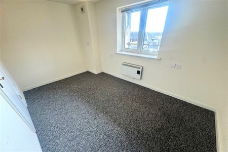 Priory Avenue, St Denys, SO17 - Photo 5