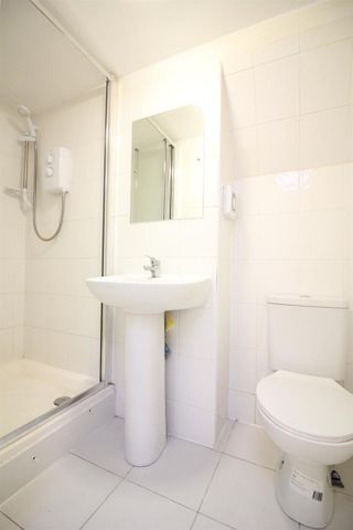 Hanger Lane, London - Photo 4