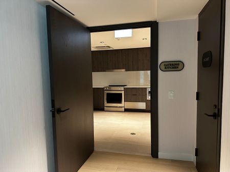 For Lease - 117 Broadway Avenue, Toronto, Ontario - Photo 5