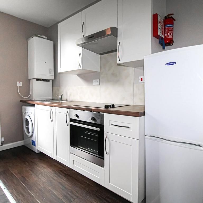 Studio to rent - Photo 1