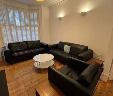 5 Bed Terraced House, Scawen Road, SE8 - Photo 1