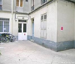 Logement à Paris, Location meublée - T2 - Clichy, Batignolles - Ter... - Photo 6