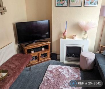 2 bedroom terraced house to rent - Photo 1