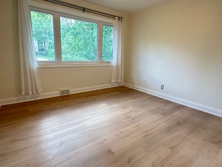 For Lease - 425 Maple Grove Drive, Oakville, Ontario - Photo 4