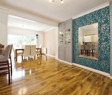 4 Bed Terraced House, West Court, HA0 - Photo 6