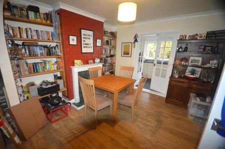 3 bedroom semi-detached house to rent - Photo 3