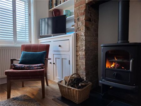 2 bedroom terraced house to rent - Photo 2