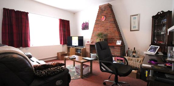 1 bedroom ground floor flat to rent - Photo 2