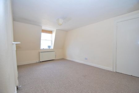 Russell Street - Photo 3