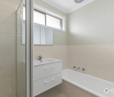 Sunny renovated home - Photo 5