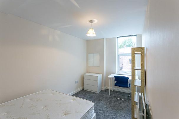 6 bedroom maisonette to rent - Photo 1