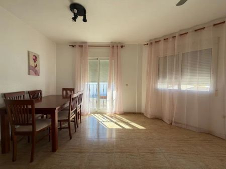 Alquiler de piso en Calle Méndez Núñez - Photo 3