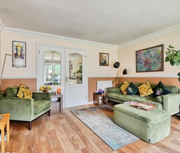 4 bedroom House To Let - Photo 4