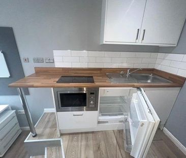 Studio to rent - Photo 3