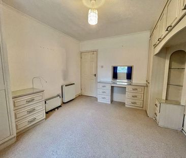 2 bedroom ground floor flat to rent - Photo 5