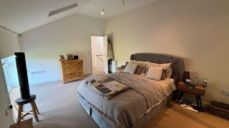 2 bedroom semi-detached house to rent - Photo 5