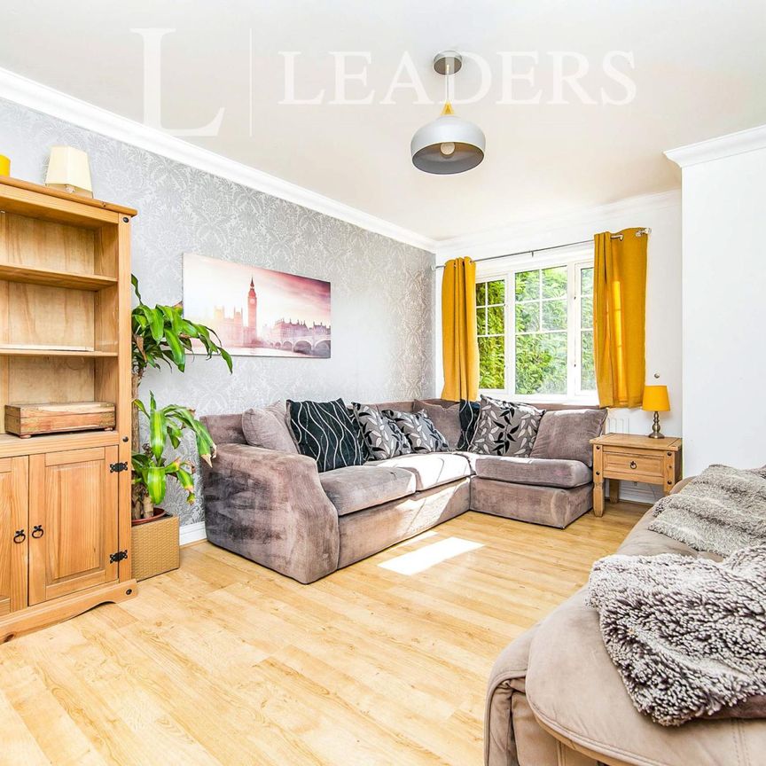 3 bedroom house to rent Riddles Drive, Colchester, CO4 - Photo 1