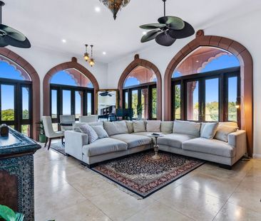 PURE LUXURY - SPACIOUS VILLA IN TRANQUIL SURROUNDS & AMAZING VIEWS - Photo 1