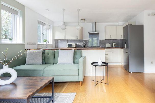 1 bedroom ground floor flat to rent - Photo 1