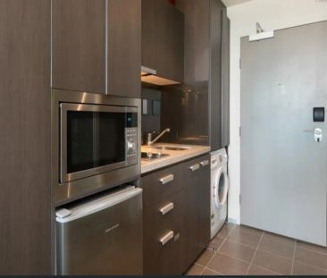 Convenient! Fully Furnished City Pad! - Photo 4