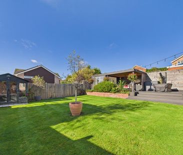 5 bedroom chalet to rent - Photo 1