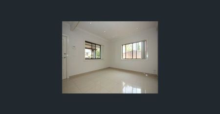 Well-Presented Family Home in a Convenient Location - Photo 2