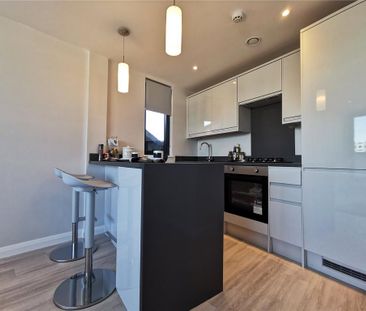 1 bedroom penthouse to rent - Photo 6