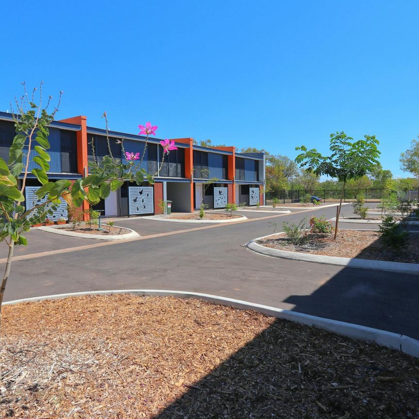 2 Bedroom Unit - Gated Complex - Photo 1