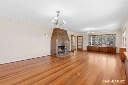 Large home with new kitchen - Photo 2