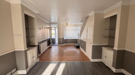 3 bedroom terraced house to rent - Photo 5