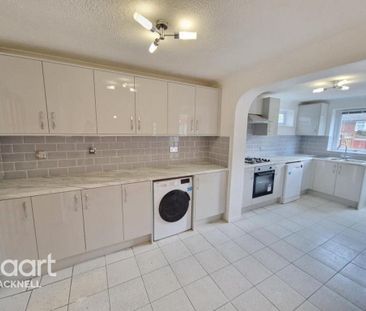 4 bedroom detached house to rent - Photo 5