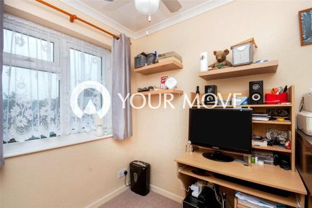 3 bedroom end of terrace house to rent - Photo 4