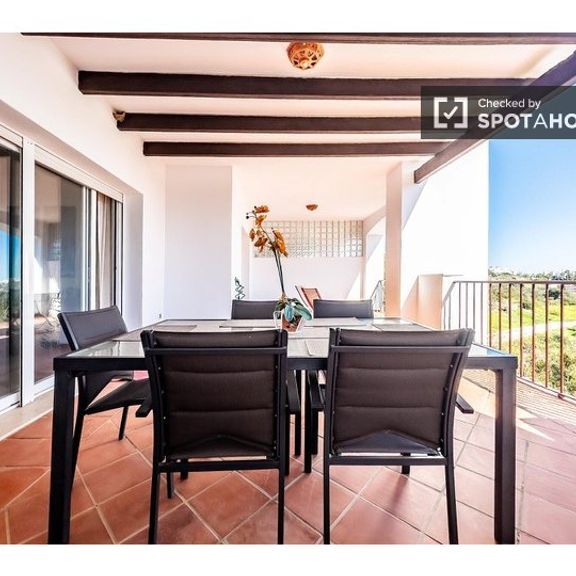 2 room luxury Flat for rent in La Línea de la Concepción, Andalusia - Photo 1