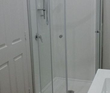 Sunny 2 bdr flat within 4 Avenues - Photo 1