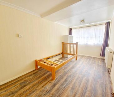 4 bedroom terraced house to rent - Photo 2