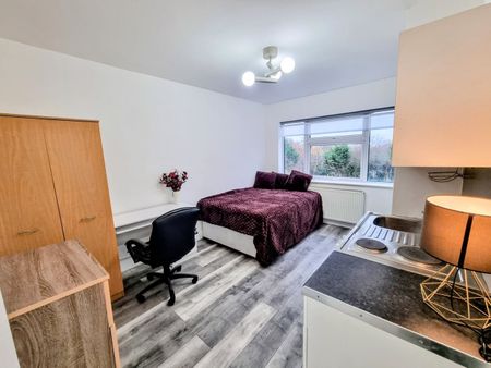 Studio Flat, Sunny Gardens Parade, NW4 - Photo 4