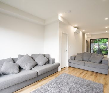 Modern Townhouse Living - Photo 1